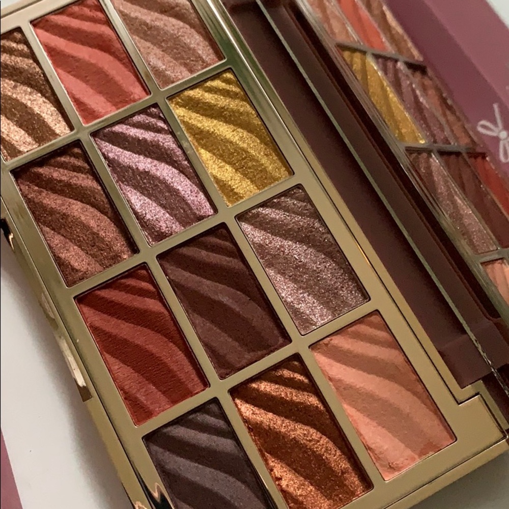 Ciate London 12-Pc🎨The Velvet Eyeshadow Palette Nude Natural No Makeup Pastel